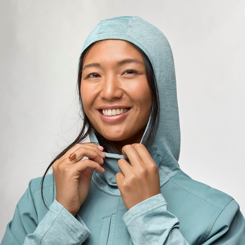NRS Women’s Silkweight Hybrid Hoodie Slate_Model_Detail3_072325_2000x2000.webp