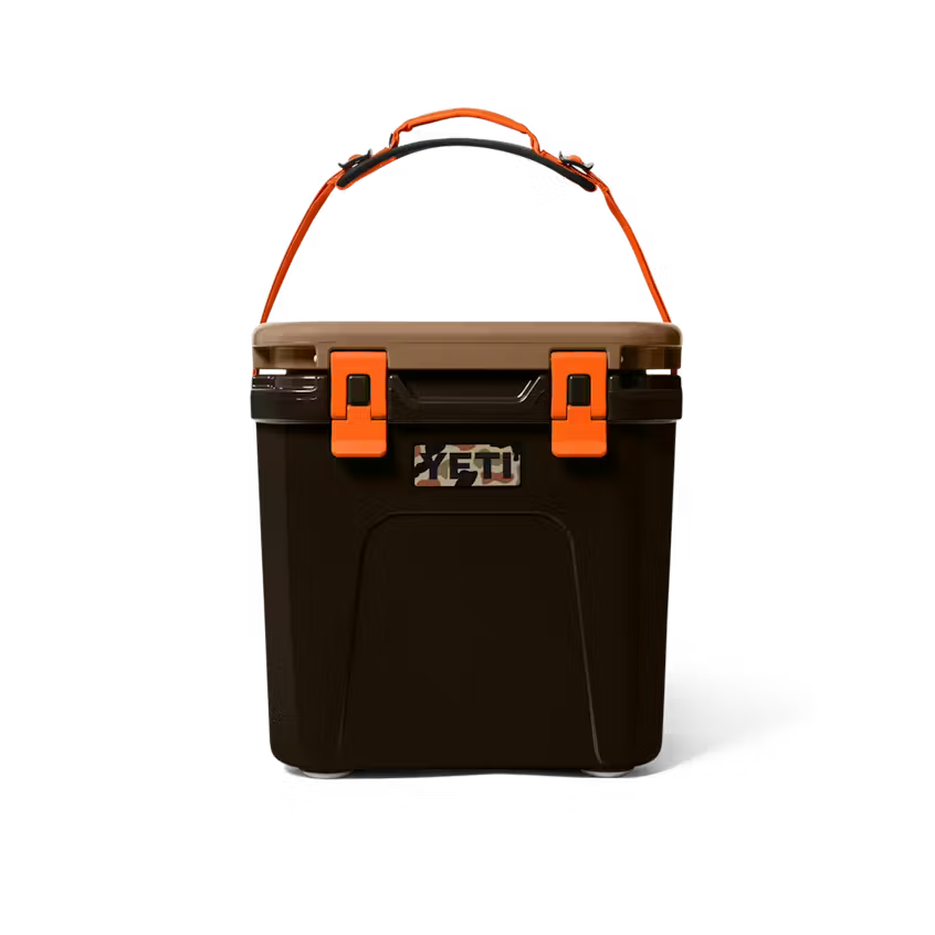 Site_Studio_Hard_Coolers_Roadie_24_Wetlands_Camo_Front_Up_1175_B_2400x2400.webp